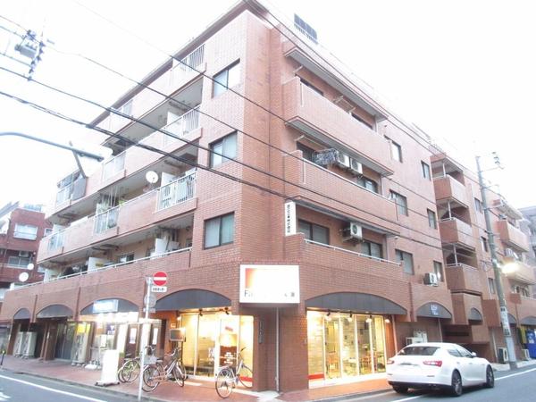 駅からの道は街灯があるため夜でも明るい 毎日の「安心」は財産です