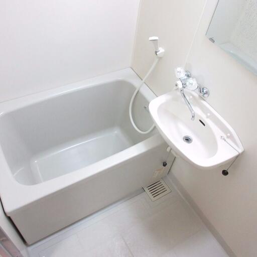 バス・トイレ独立タイプ バスルーム・トイレの独立設計で快適な毎日