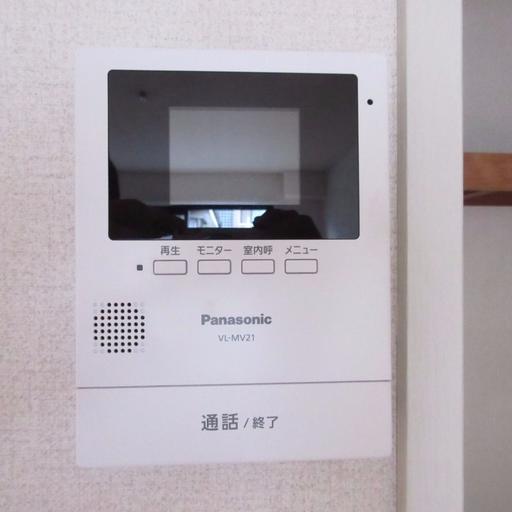 TVモニター付きインターホン 住戸内から音声と映像により来訪者を確認できます