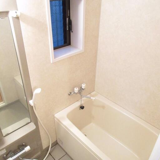 バス・トイレ独立タイプ バスルーム・トイレの独立設計で快適な毎日