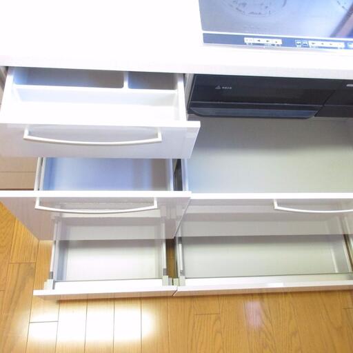 コンロ下の収納
