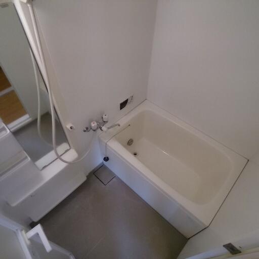 浴室 給湯追焚き付です。