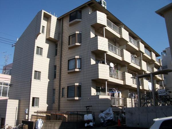総タイル張りの外観 日当りの良い賃貸マンション
