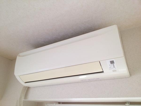 エアコン(洋室) 現在6帖タイプですが、10帖タイプに交換します
