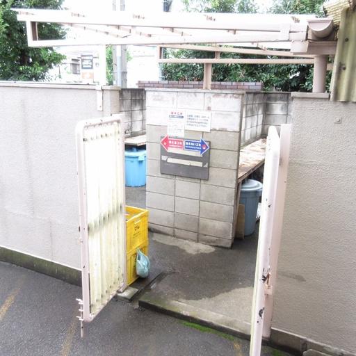 敷地内ゴミ置場