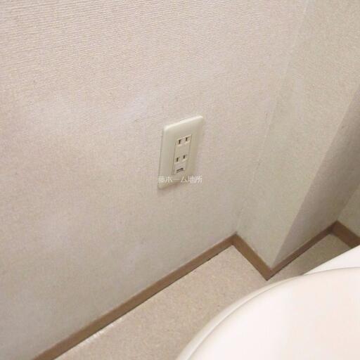 トイレ コンセントがあるのでウォシュレットが取り付けられます