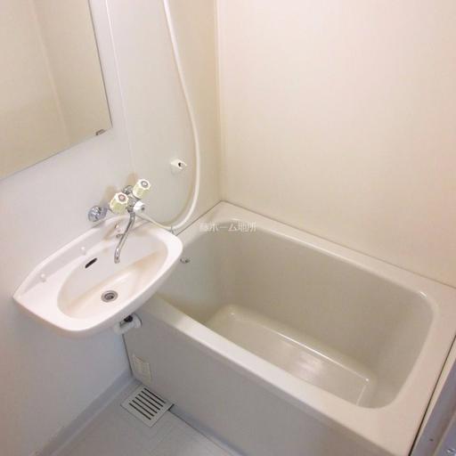 バス・トイレ独立タイプ バスルーム・トイレの独立設計で快適な毎日