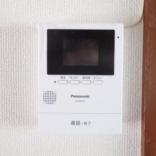 TVモニター付きインターホン 住戸内から音声と映像により来訪者を確認できます