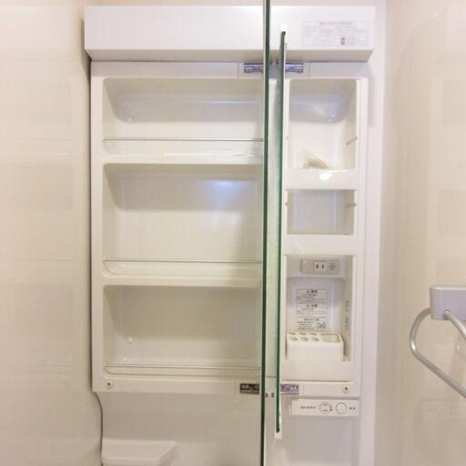 鏡裏の収納 化粧品など小物類を収納するのに便利
