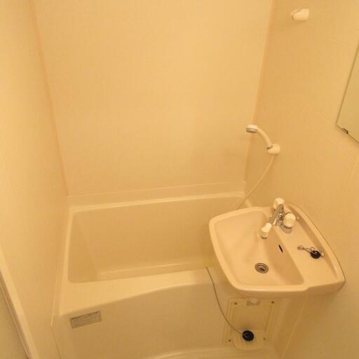 バス・トイレ独立タイプ バスルーム・トイレの独立設計で快適な毎日