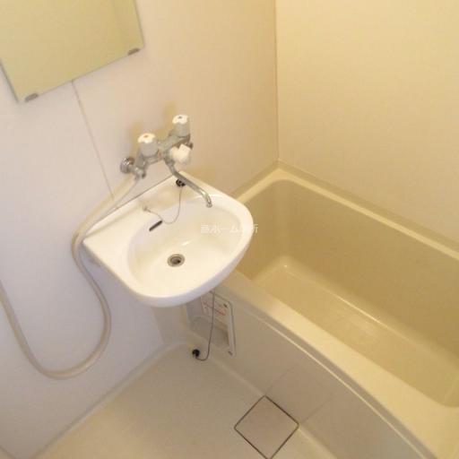 バス・トイレ独立タイプ バスルーム・トイレの独立設計で快適な毎日