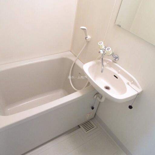 バス・トイレ独立タイプ バスルーム・トイレの独立設計で快適な毎日