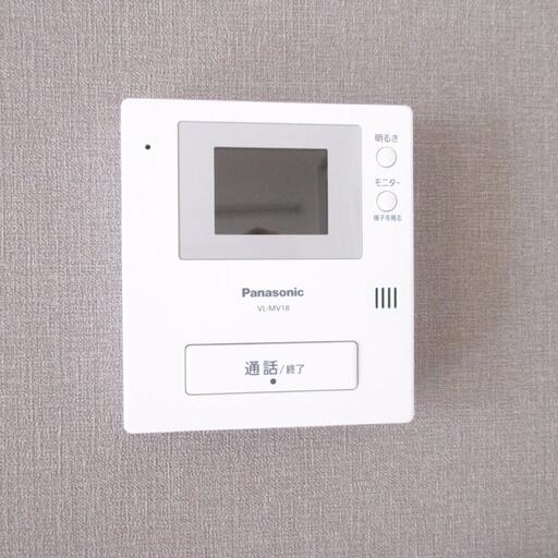 TVモニター付きインターホン 住戸内から音声と映像により来訪者を確認できます