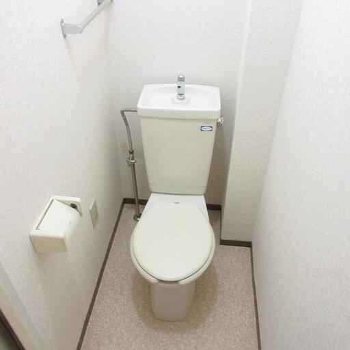 トイレ コンセントがあるので、ウォシュレット取付可能です