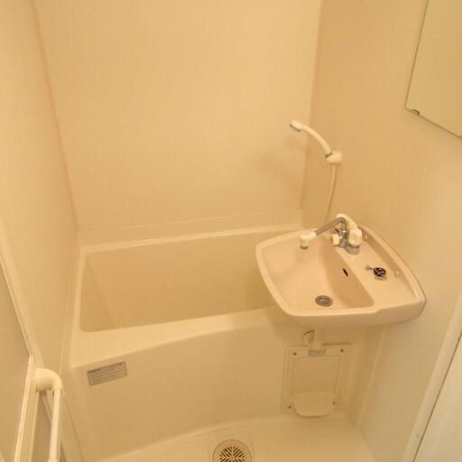バス・トイレ独立タイプ バスルーム・トイレの独立設計で快適な毎日