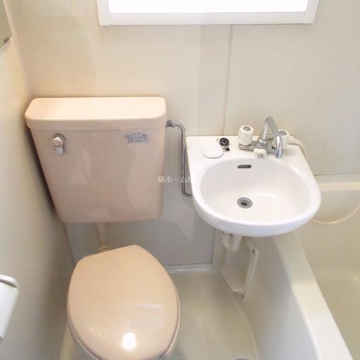 トイレと洗面台