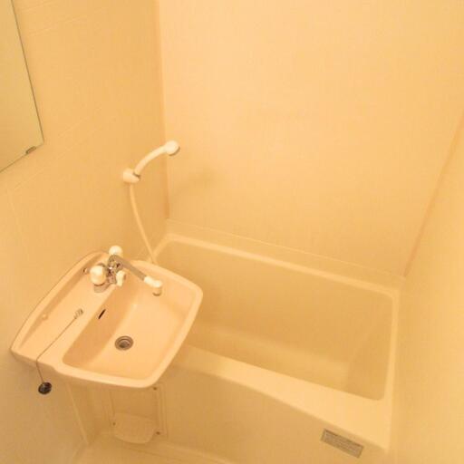 バス・トイレ独立タイプ バスルーム・トイレの独立設計で快適な毎日