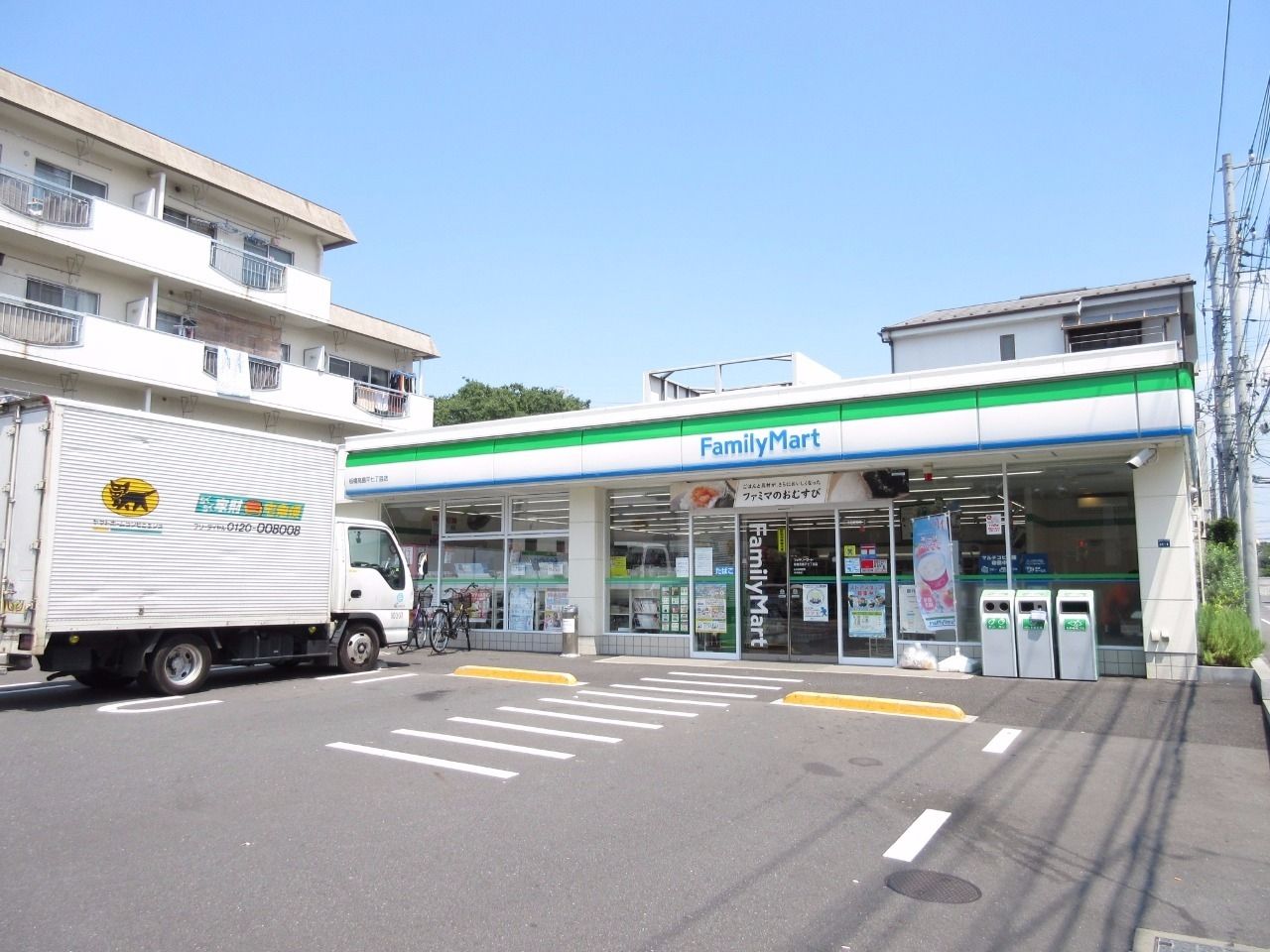 コンビニ『ファミリーマート』まで150mです コンビニが近いってウレシい