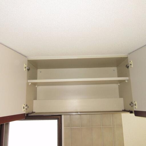キッチン 吊戸棚の収納
