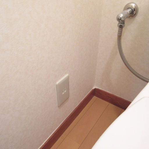 トイレ内のコンセント ウォシュレットが設置できます