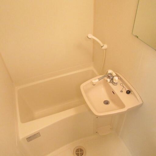 バス・トイレ独立タイプ バスルーム・トイレの独立設計で快適な毎日