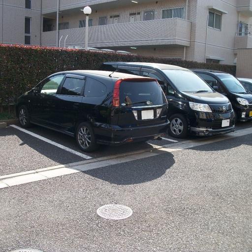 敷地内駐車場 入居者のみ月額16,000円