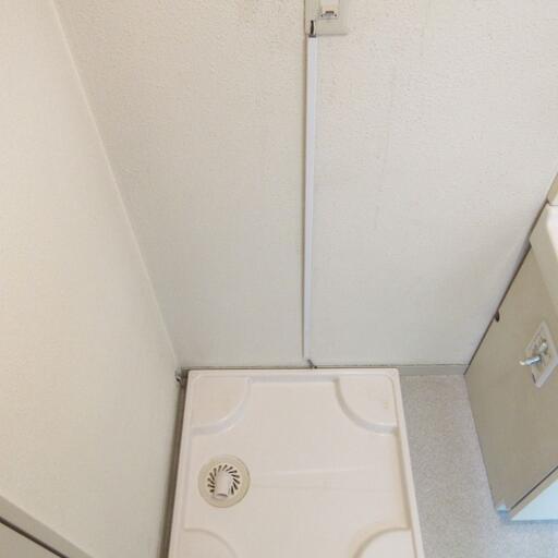 防水パン付洗濯機置場 洗濯機置場には防水パンを設置しました
