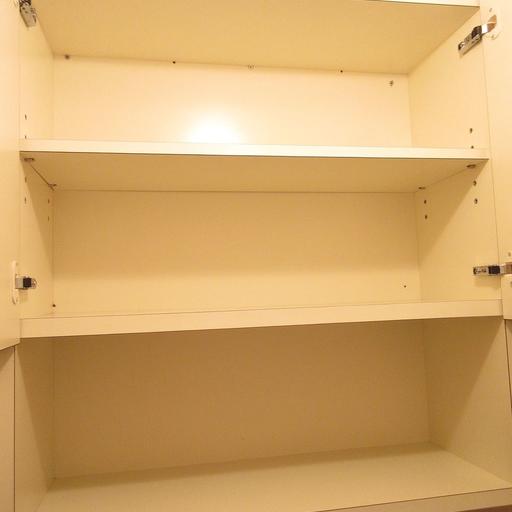 トイレ上部の戸棚