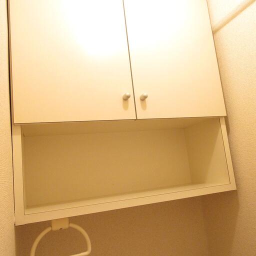 トイレ上部の戸棚