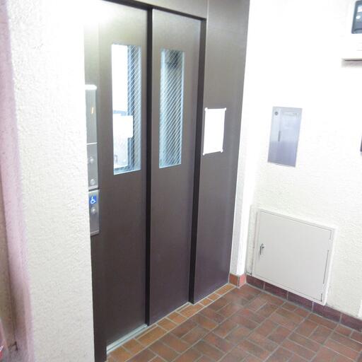 エレベーター完備 五階のお部屋でも楽々です