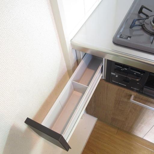 ガステーブル台の引戸収納
