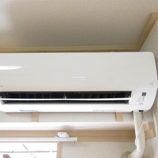 洋室8帖に設置してあるエアコン 快適な空間を創るエアコンを標準装備
