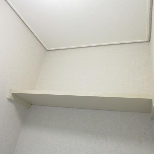 トイレ内の上部戸棚