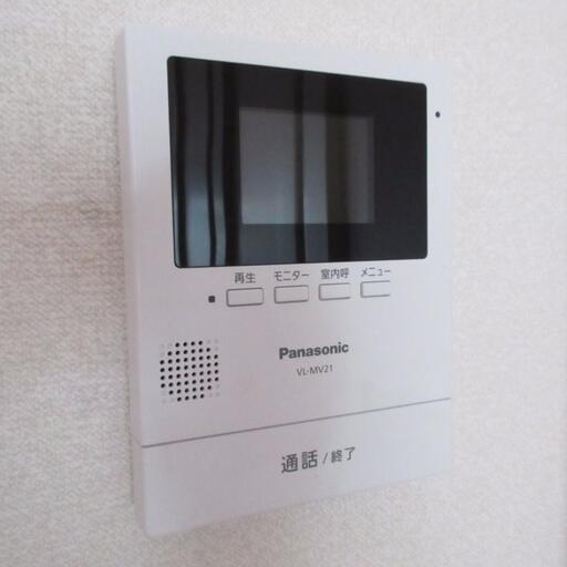 TVモニター付きインターホン 住戸内から音声と映像により来訪者を確認できます
