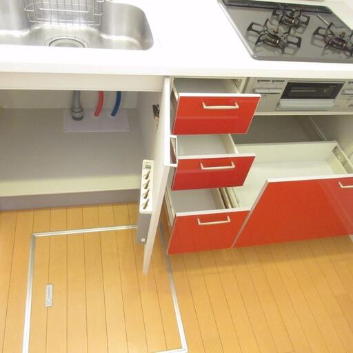 キッチン台下の収納