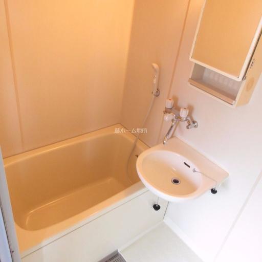 バス・トイレ独立タイプ バスルーム・トイレの独立設計で快適な毎日