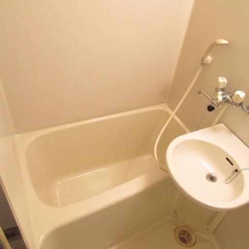 バス・トイレ独立タイプ バスルーム・トイレの独立設計で快適な毎日