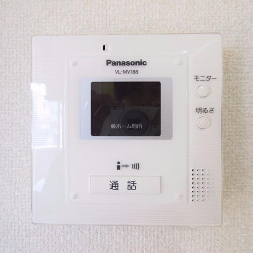 TVモニター付きインターホン 住戸内から音声と映像により来訪者を確認できます