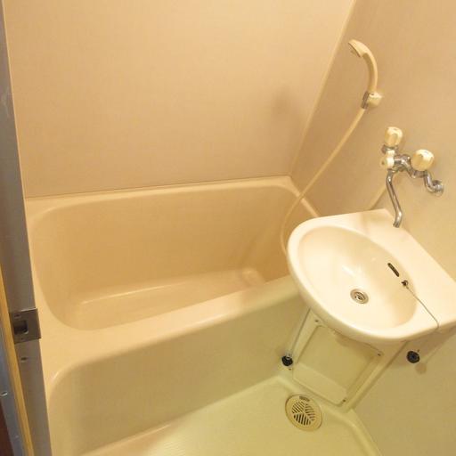 バス・トイレ独立タイプ バスルーム・トイレの独立設計で快適な毎日