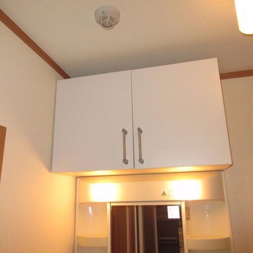 洗面台上部の収納棚
