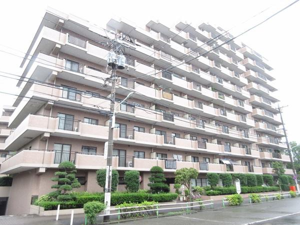 総タイル張り、ハイセンスな外観 重厚感溢れる外観です