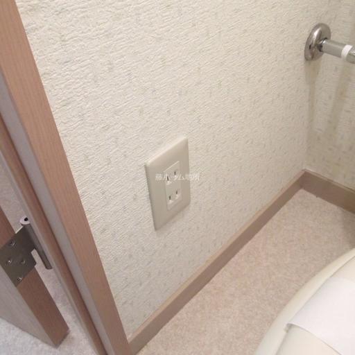 トイレ内のコンセント コンセントがあるので、ウォシュレットが取付できます